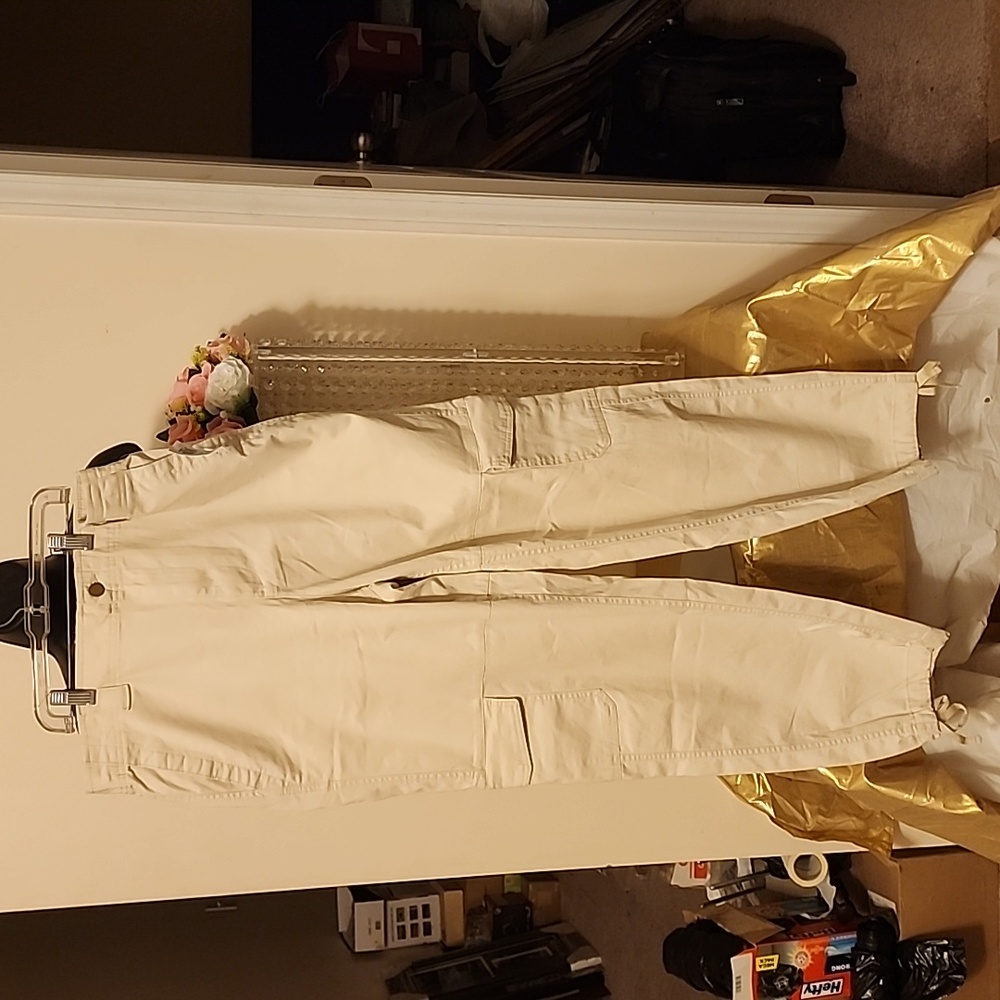WOMEN'S JEANS